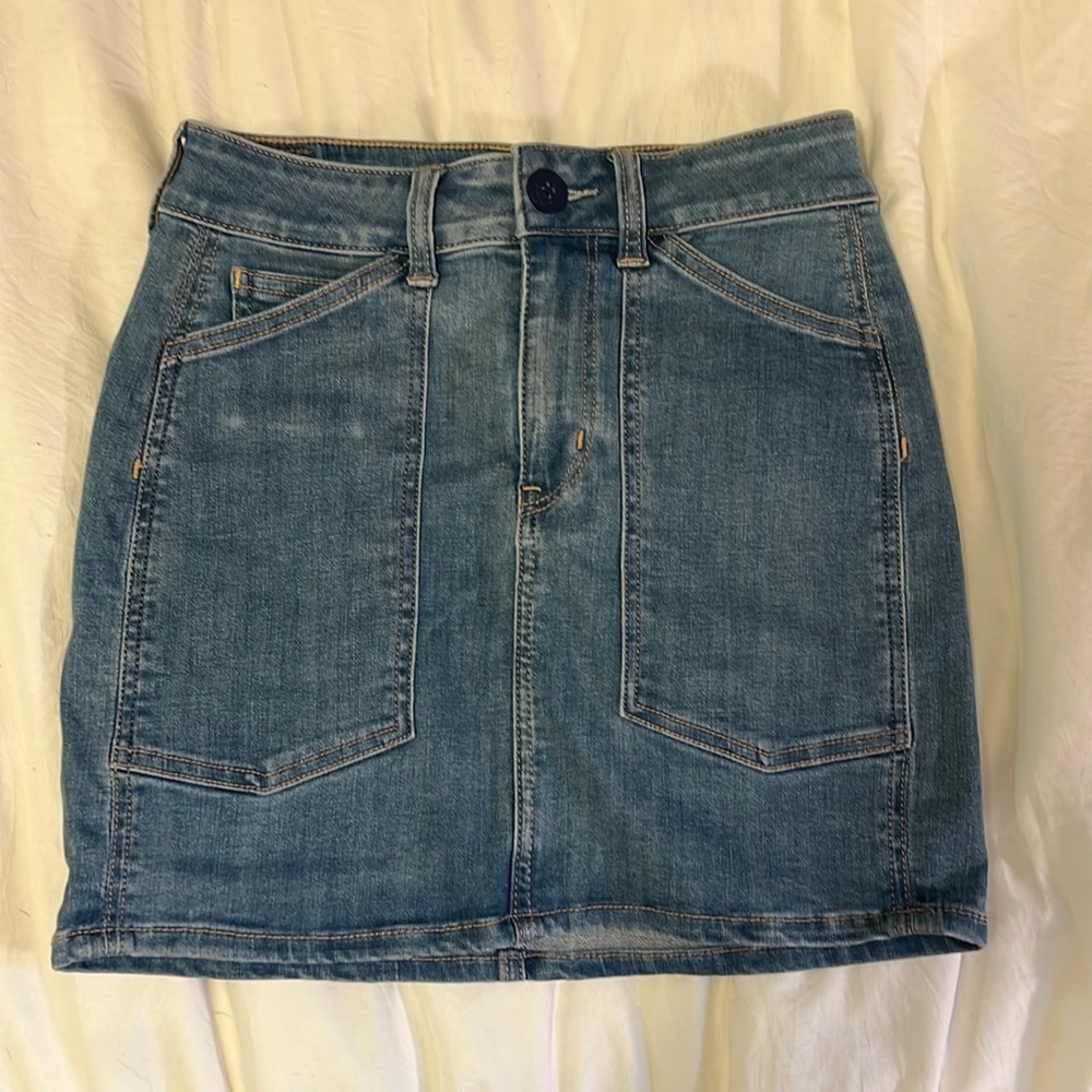 American Eagle denim mini skirt. Size 00